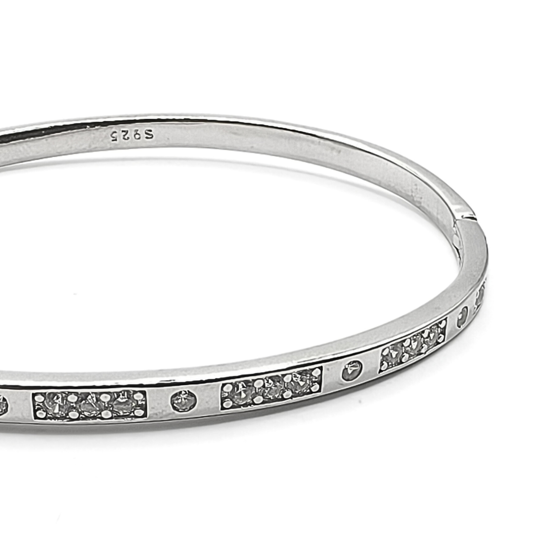 Modernist Dash Kada