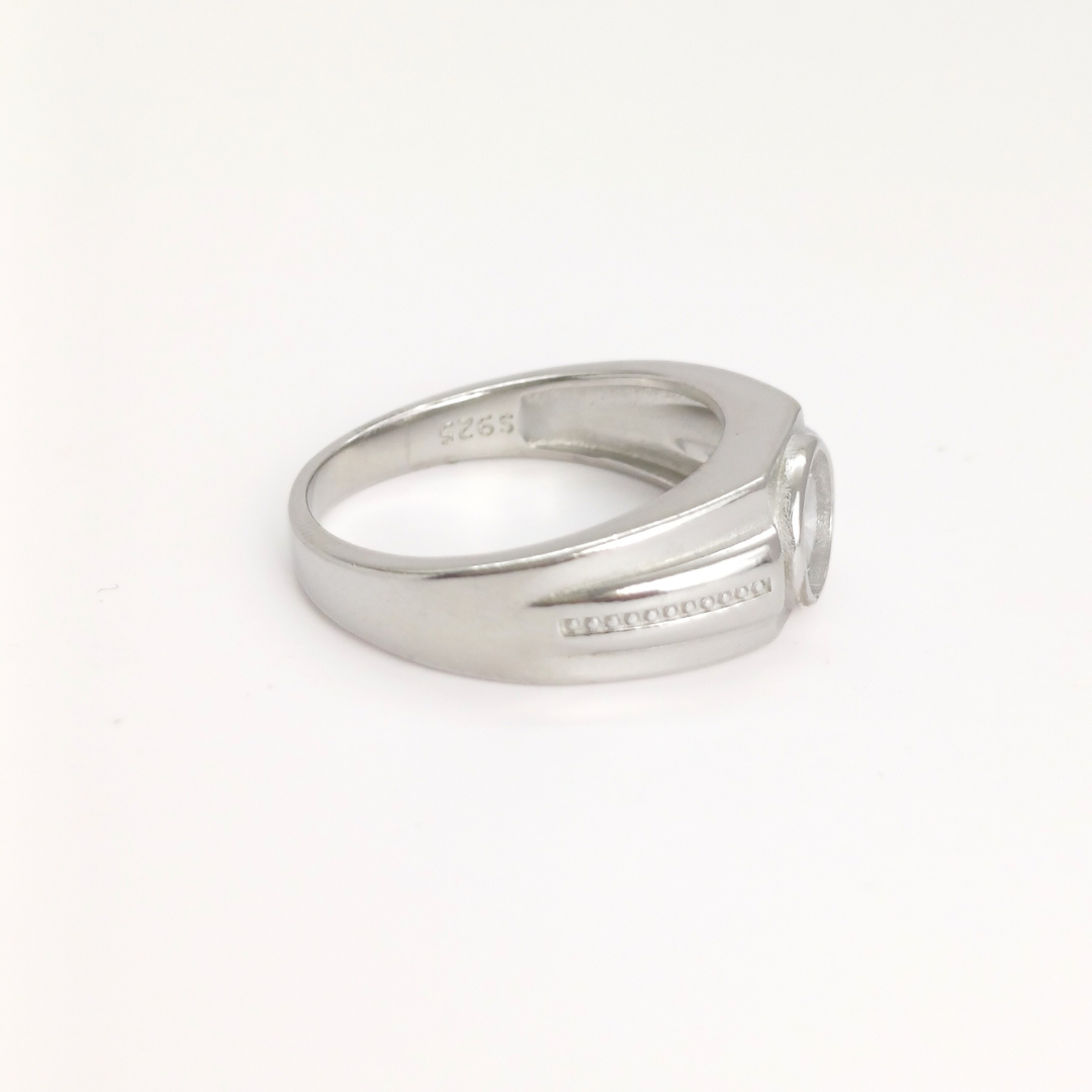 Round Reign Ring