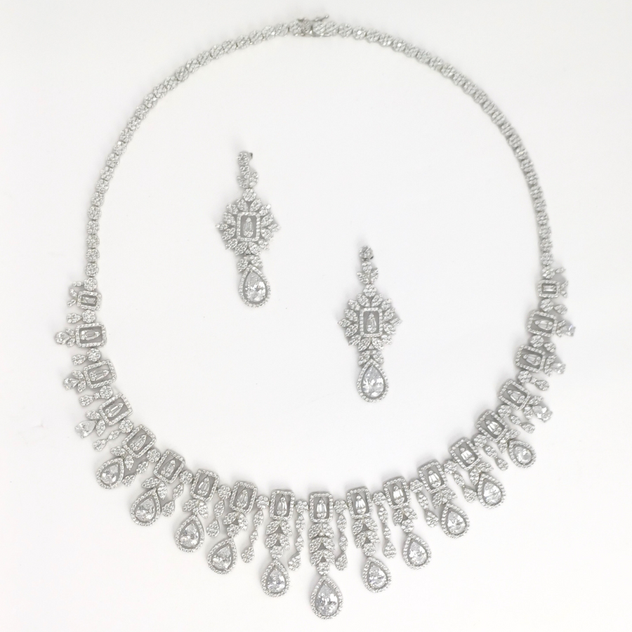 Arctic Shine Necklace Set FREE SIZE