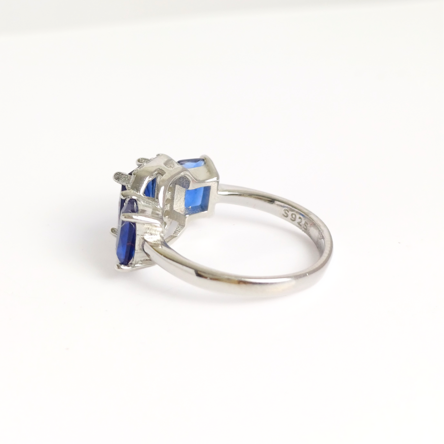 Azure Beauty Ring 9 mm / 2.72 g