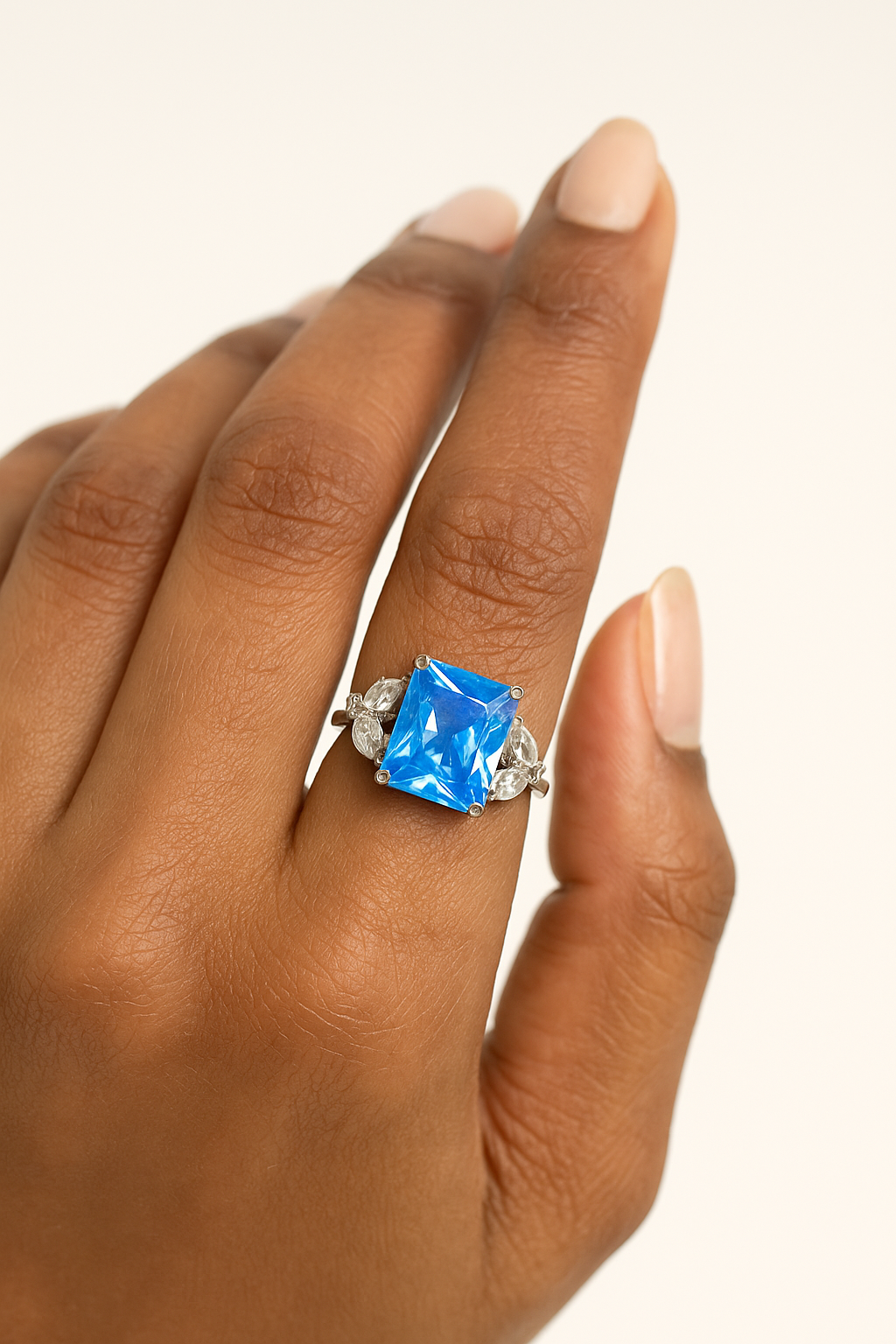 Bluish Gleam Ring 16 mm / 5.62 g