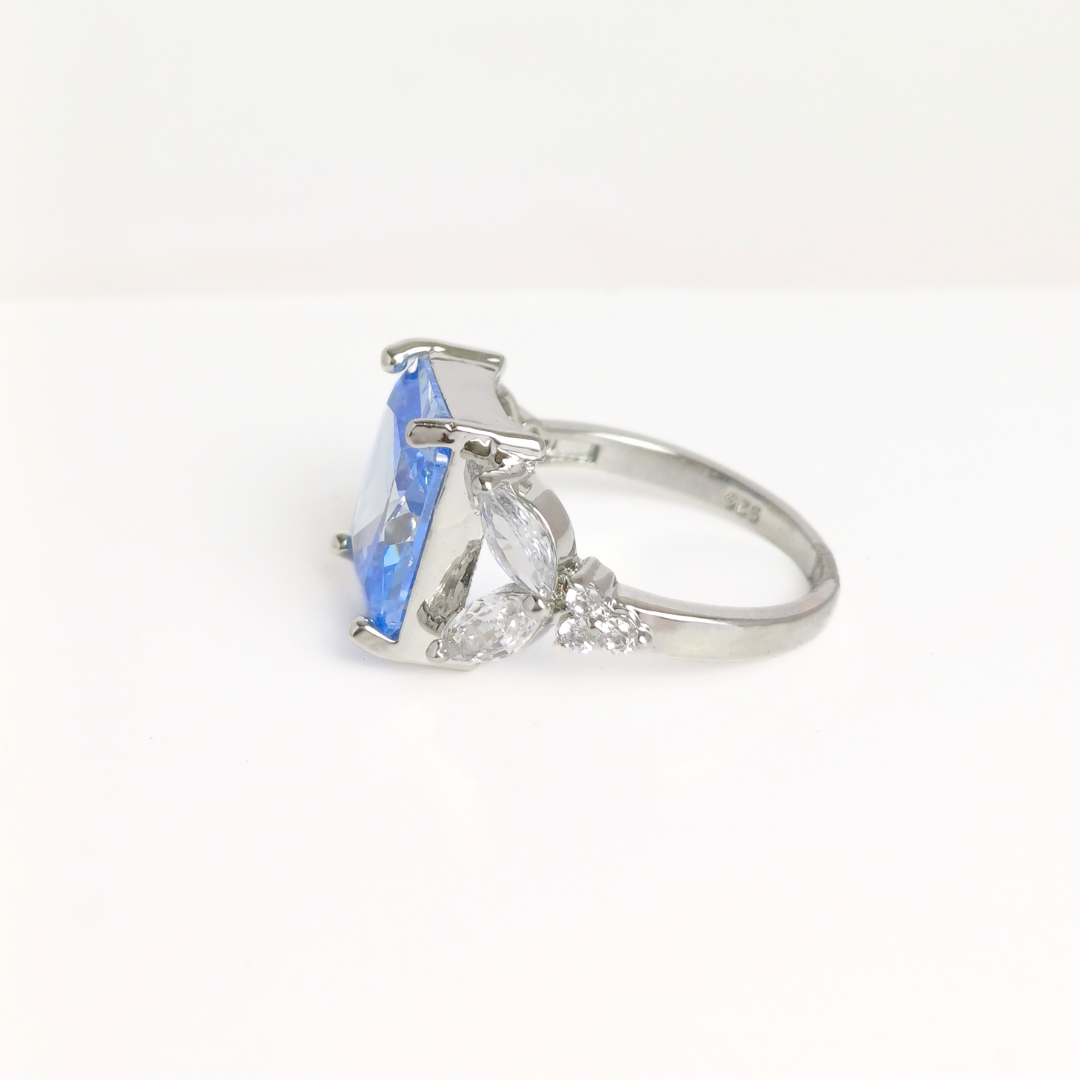 Bluish Gleam Ring 16 mm / 5.62 g