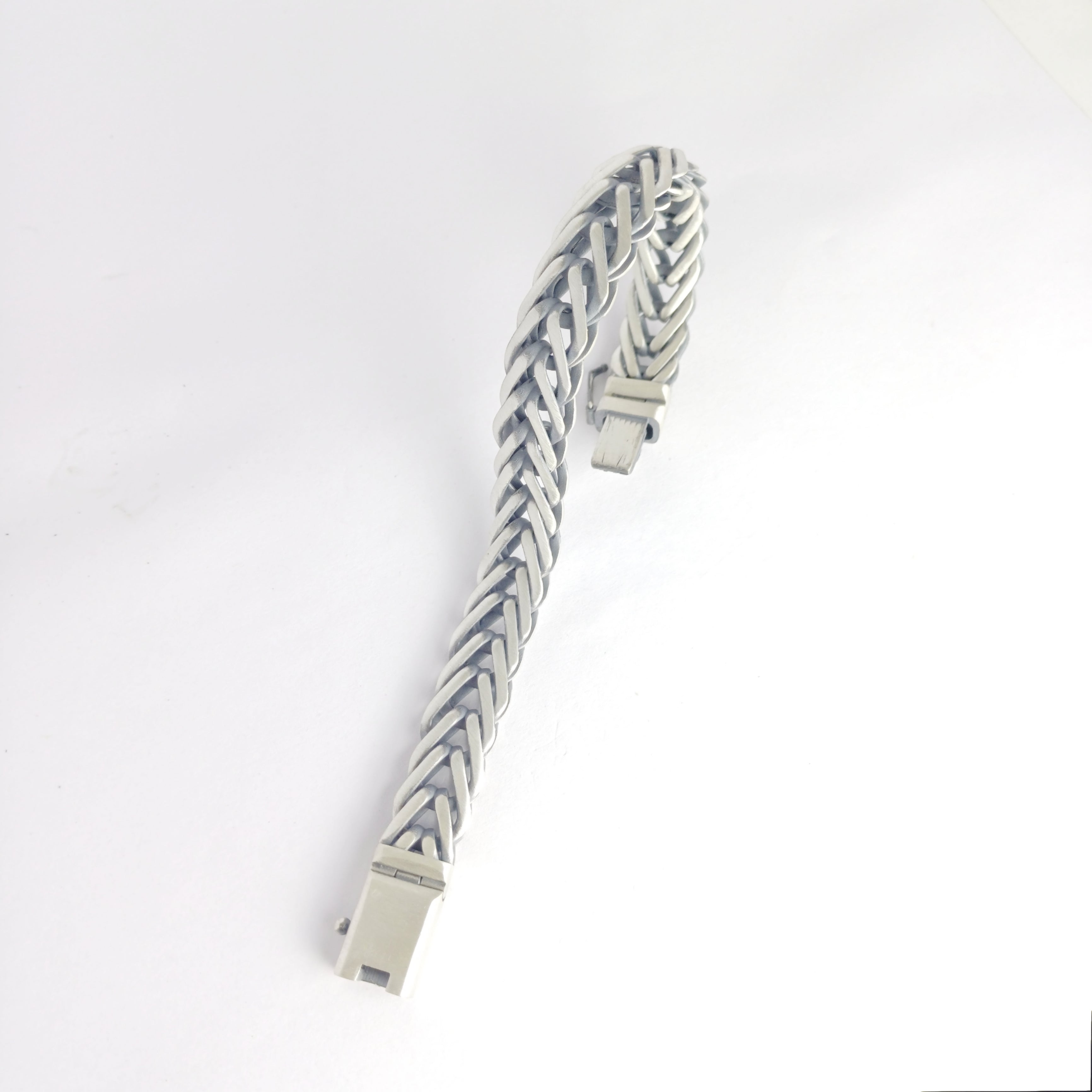 Bold Valour Bracelet Free / 58.87 g
