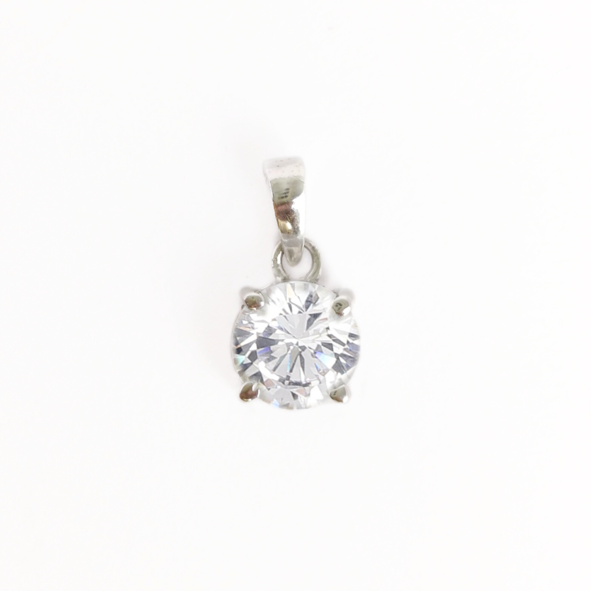 Classic Solitaire Pendant 1.63 g