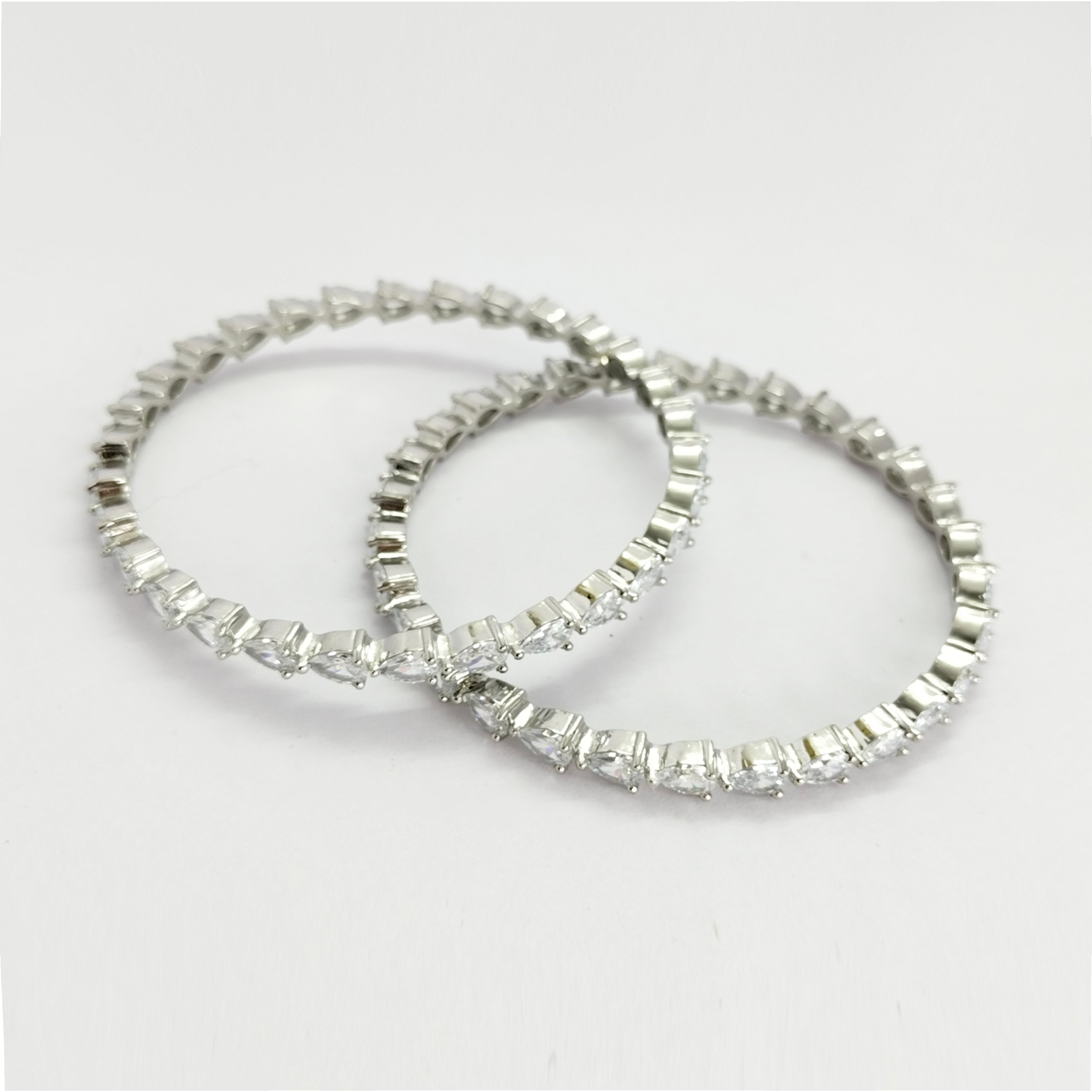 Clear As Ice Bangles 68 mm / 36.67 g