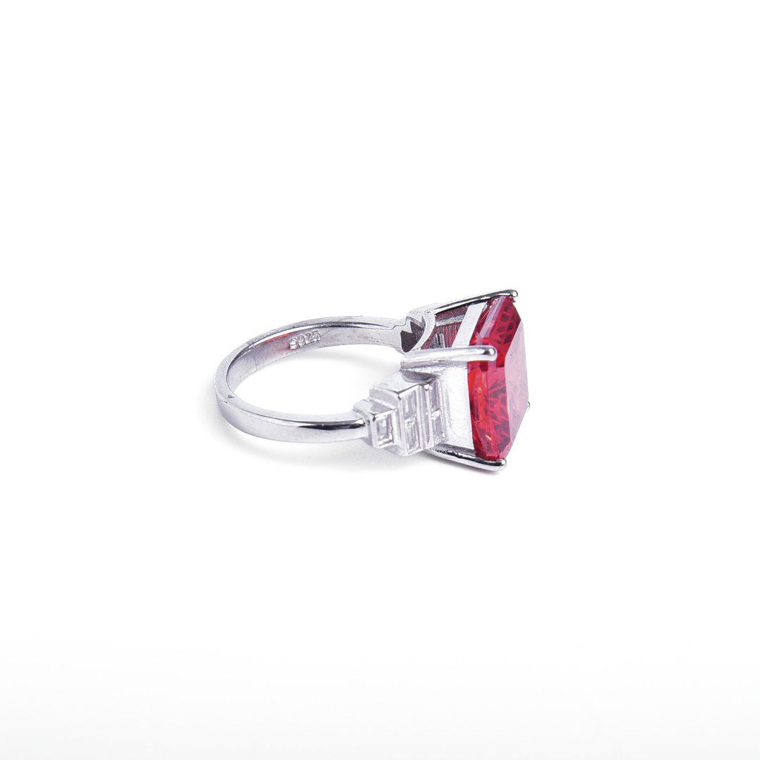 Crimson Empress Ring 14 mm / 6.99 g