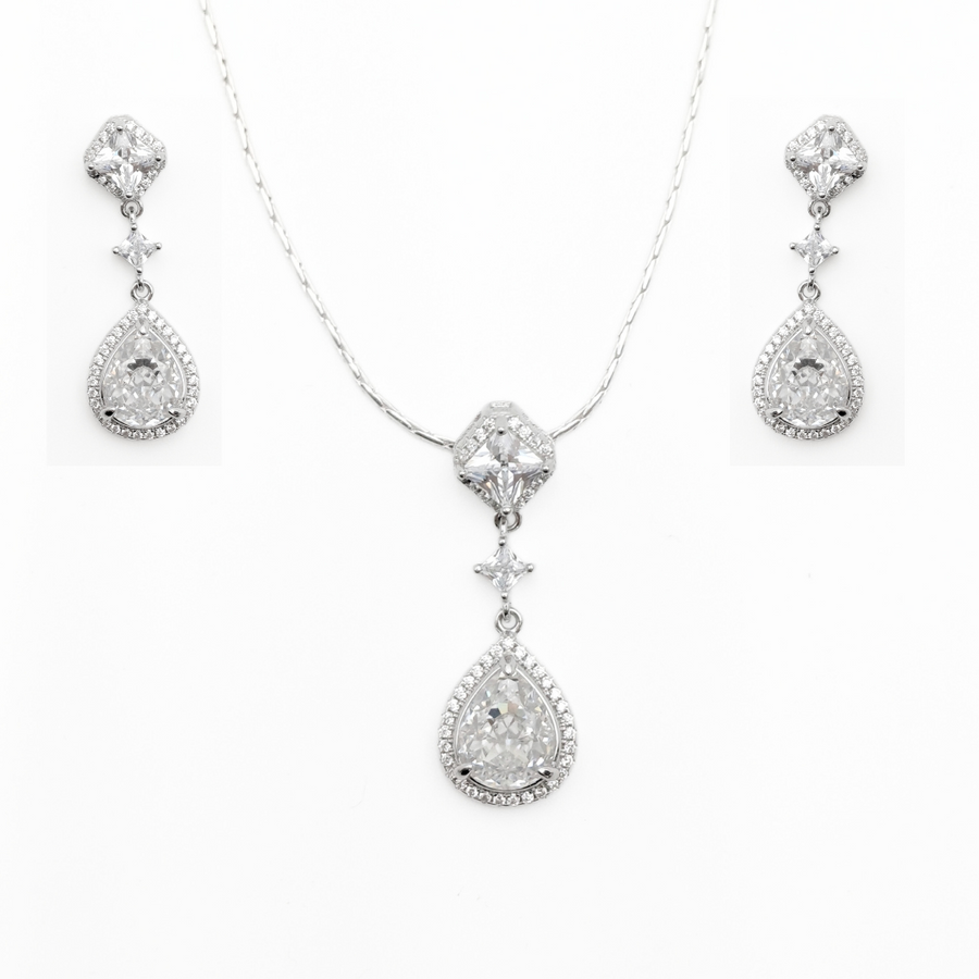 Crystal Cascade Set Free Size