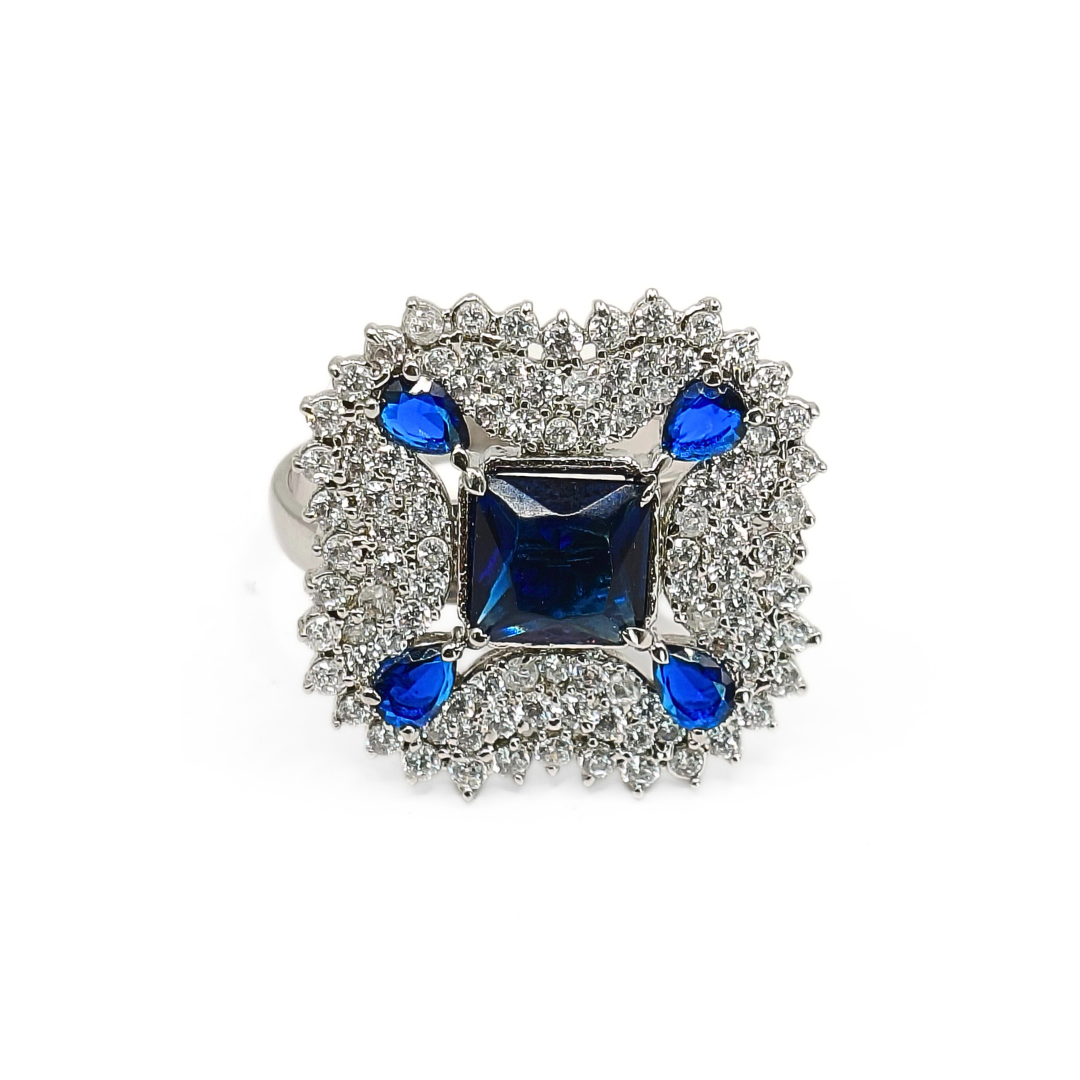Czarina Ring Free Size / 5.69 g