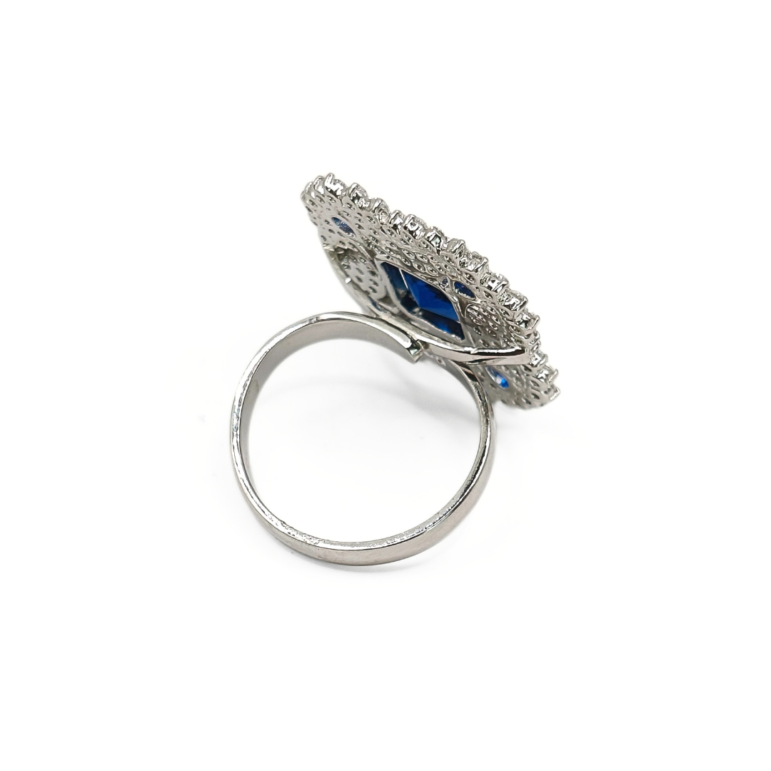 Czarina Ring Free Size / 5.69 g