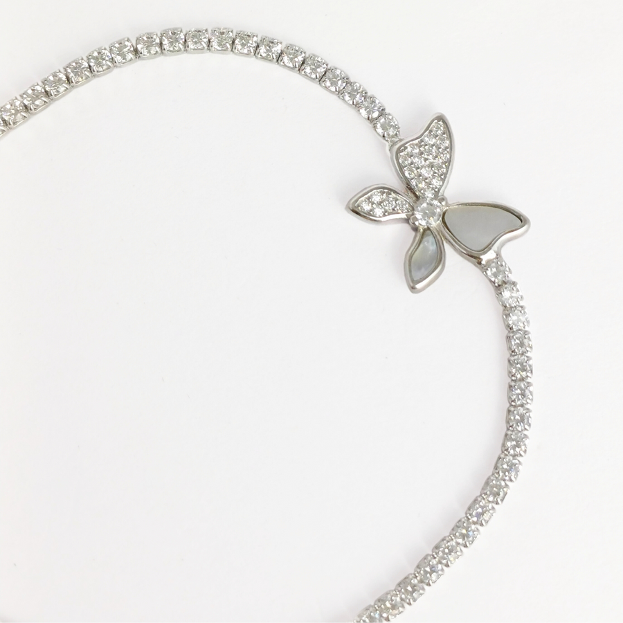 Delicate Butterfly Bracelet Adjustable / 5.08 g