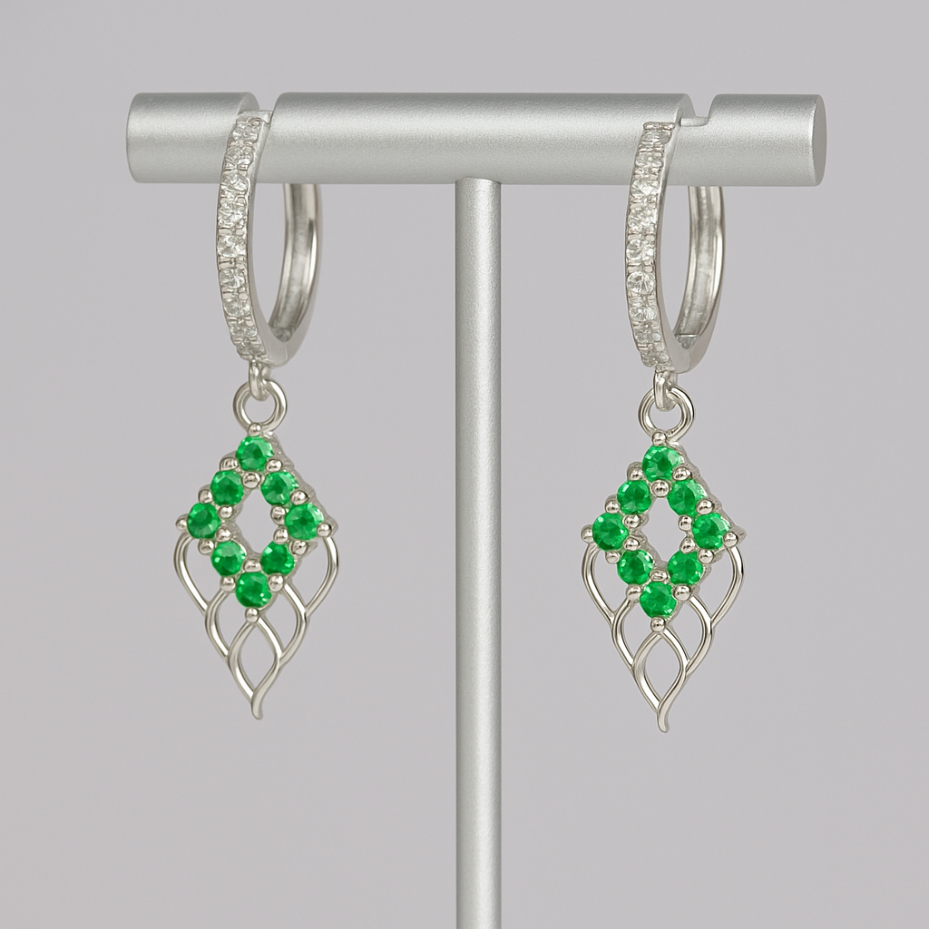 Emerald Flame Hoop Earrings Free Size / 2.45 g