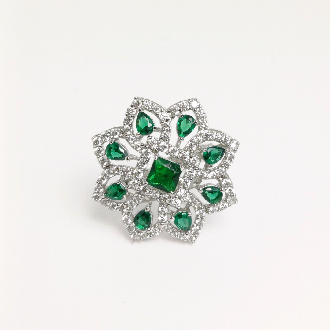 Emerald Petal Bloom Free Size / 6.3 g