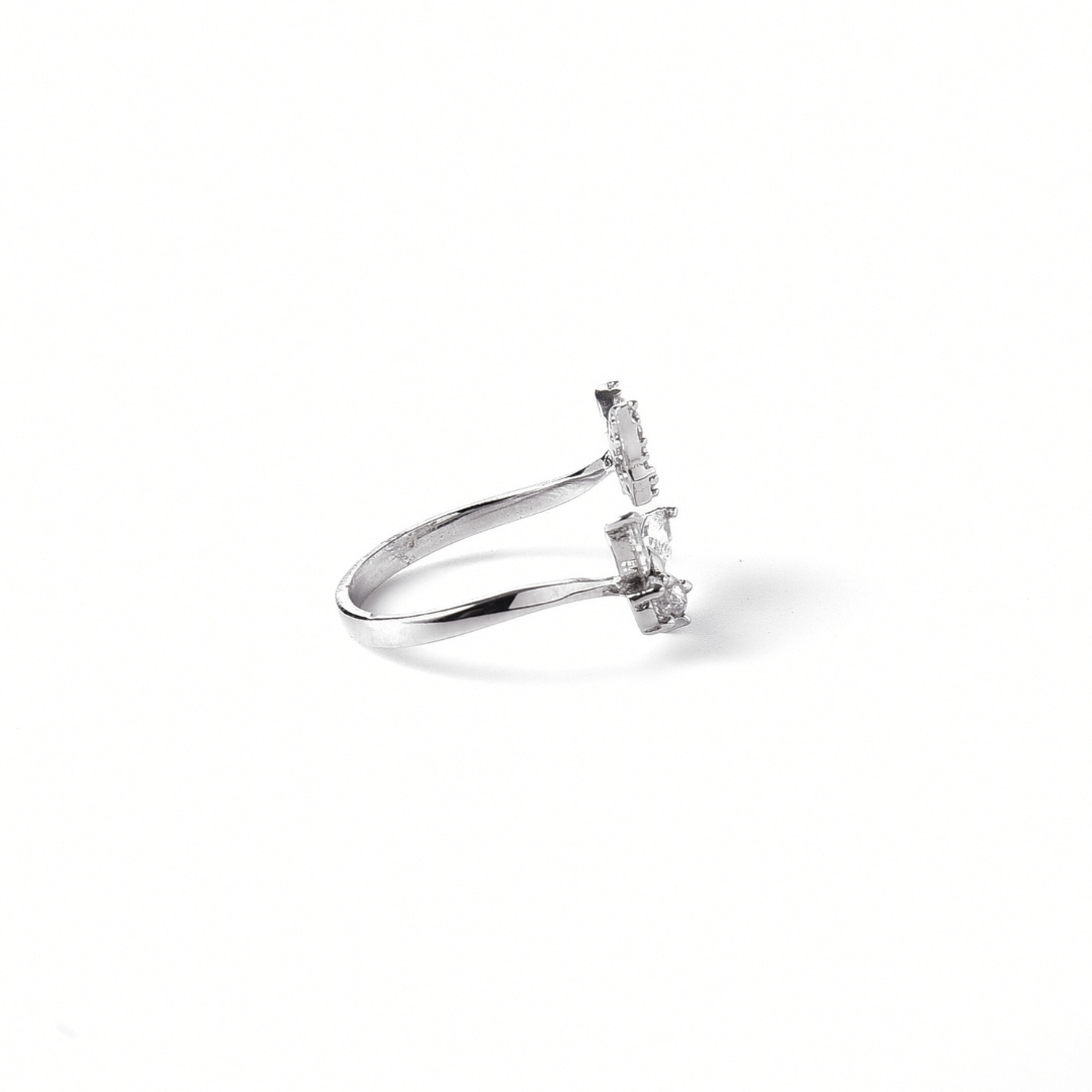 Fluttering Radiance Ring Free Size / 2.02 g