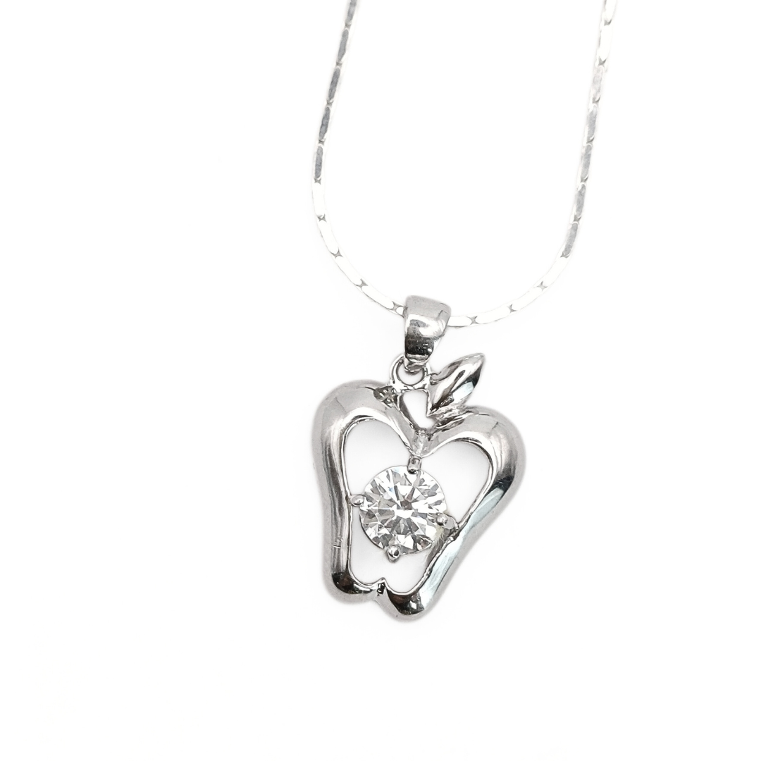 Glimmering Apple Pendant 1.58 g
