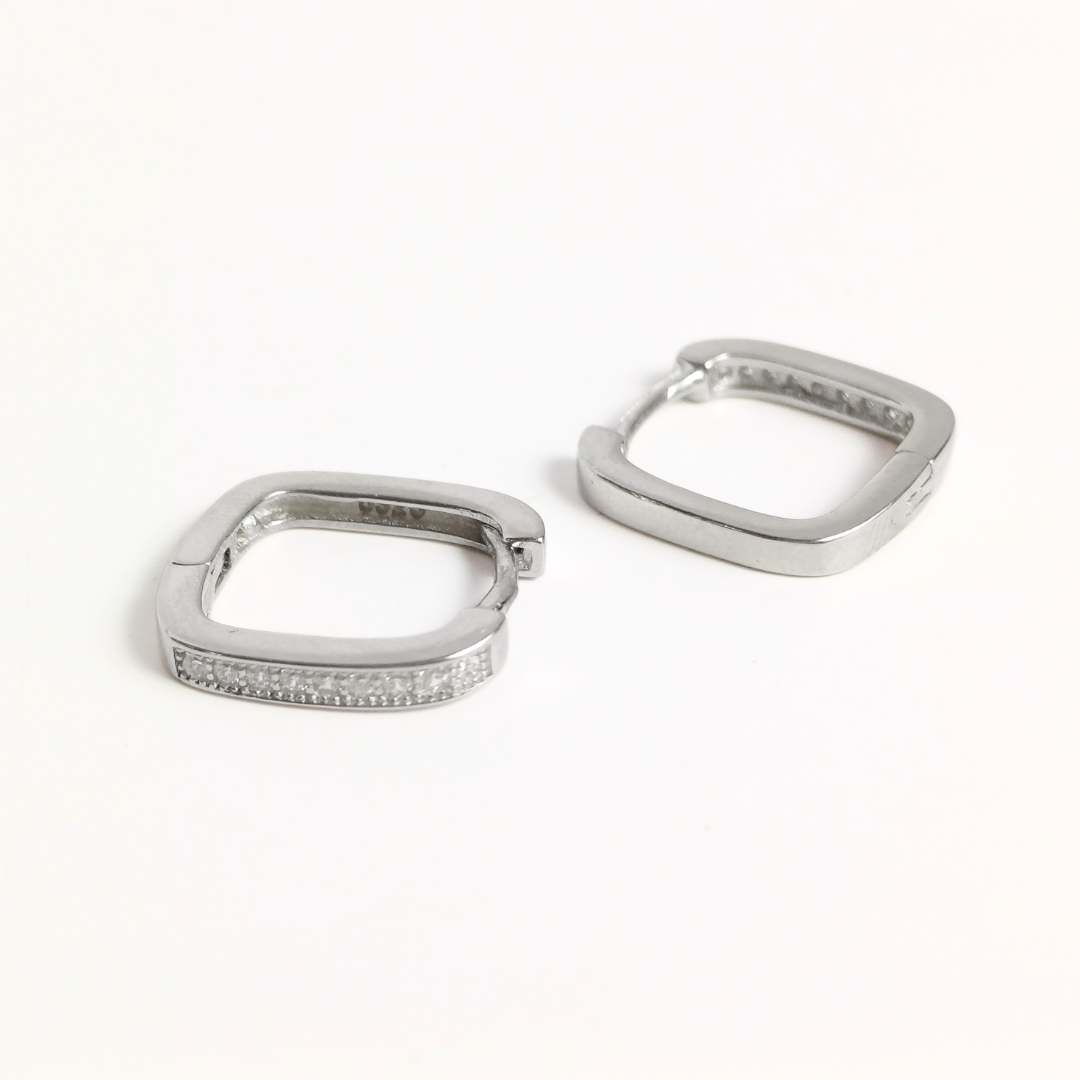 Hidden Glints Hoops 2.73 g