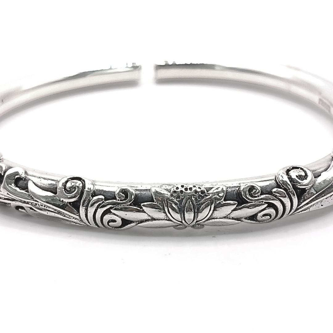 Lotus Bloom Kada FREE SIZE / 61.12 g
