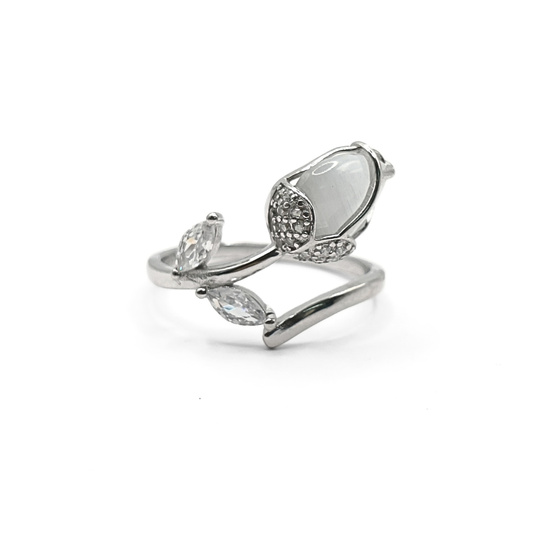 Moonpetal Ring Free Size / 2.19 g