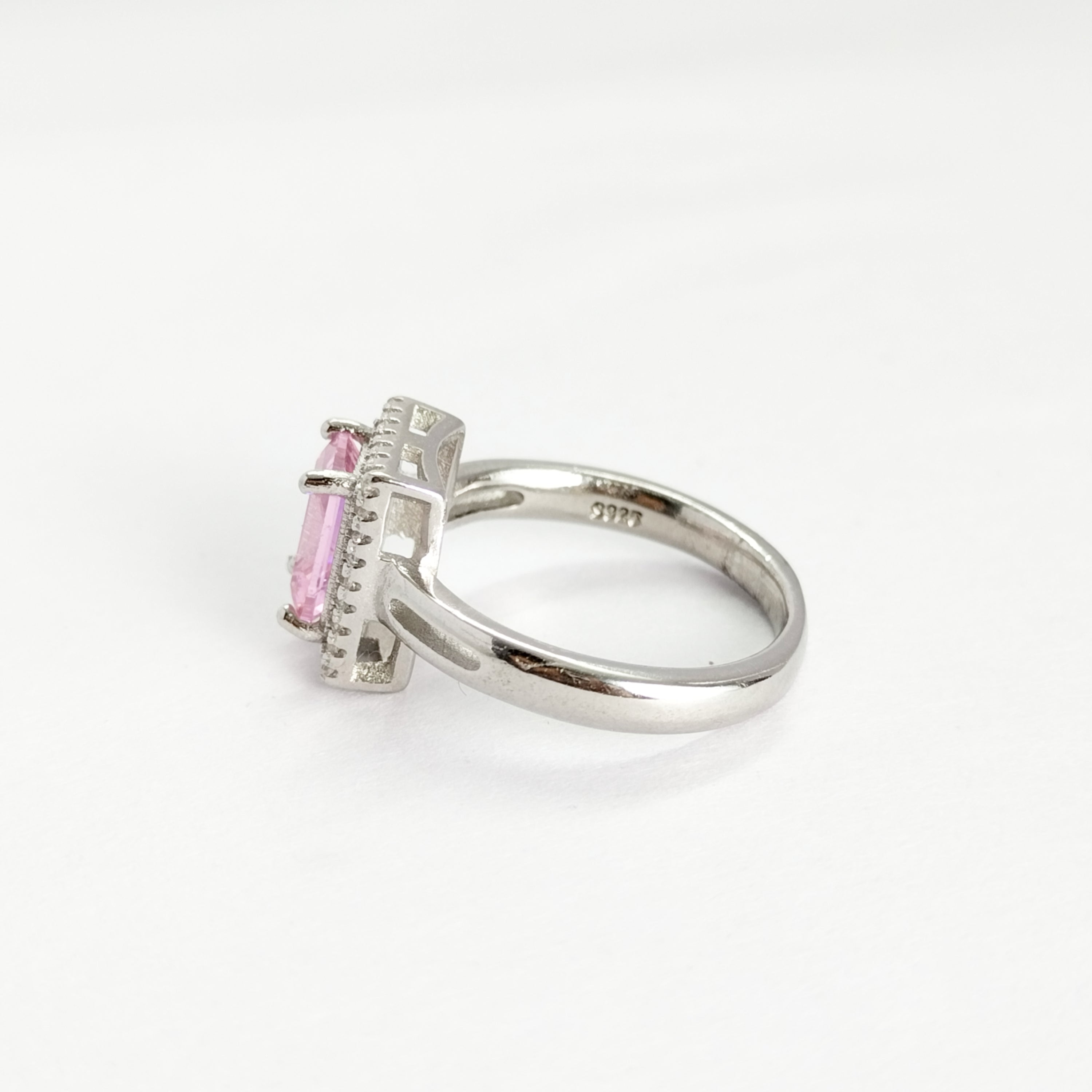 Pretty In Pink Ring 15 mm / 4.52 g