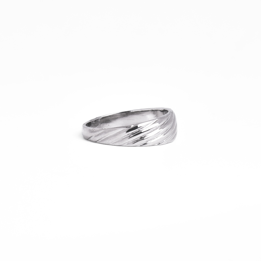 Rippling Tide Ring 21 mm / 4.54 g