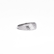 Rippling Tide Ring 21 mm / 4.54 g