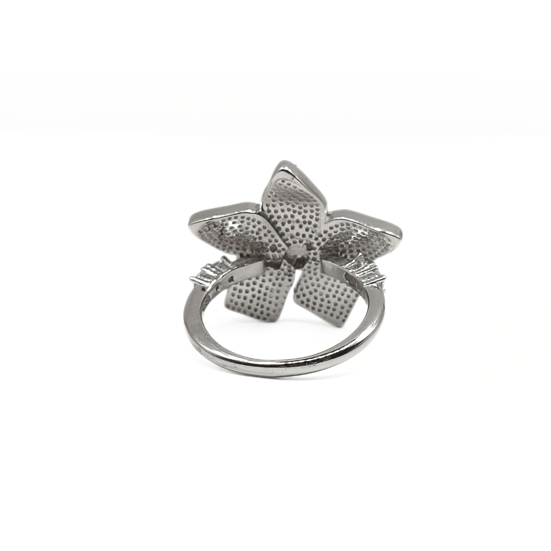 Sapphire Mosaic Bloom Ring 17 mm / 6.91 g