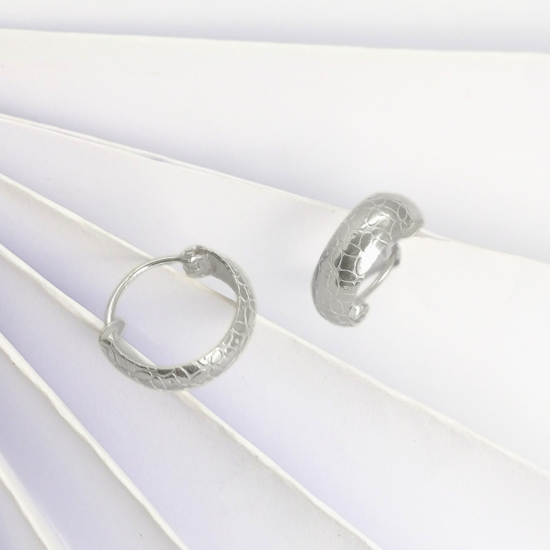 Scales of Style Hoop Earrings 1.22 g