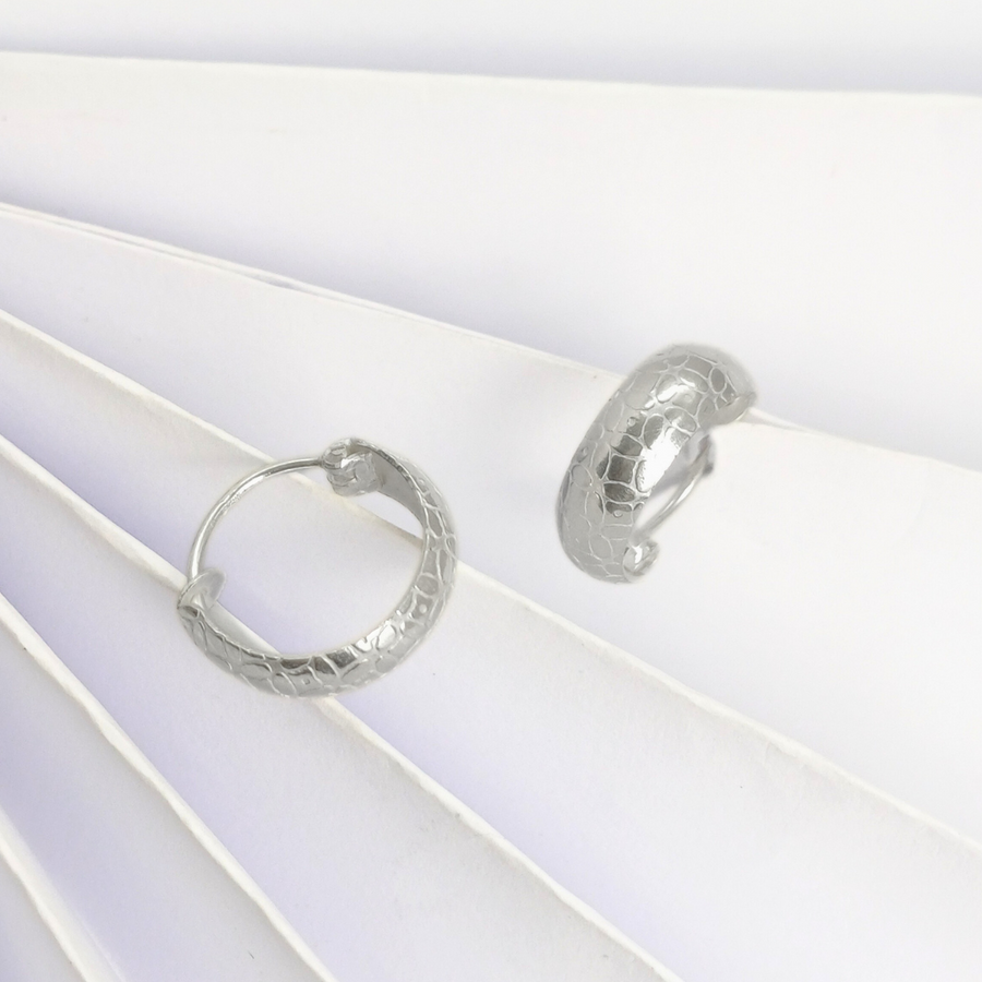 Scales of Style Hoop Earrings 1.22 g