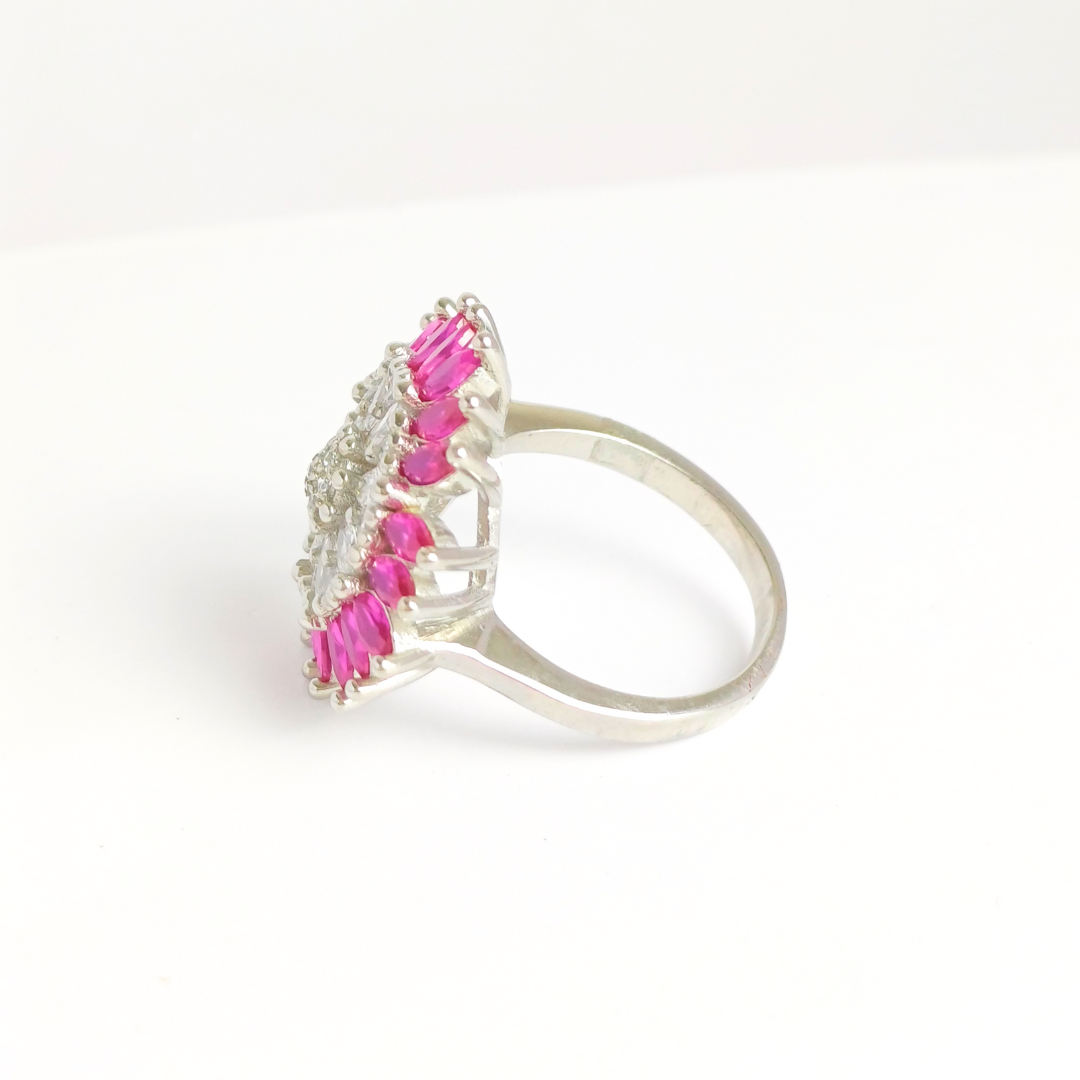 Scarlet Daisy Ring 13 mm / 6.44 g