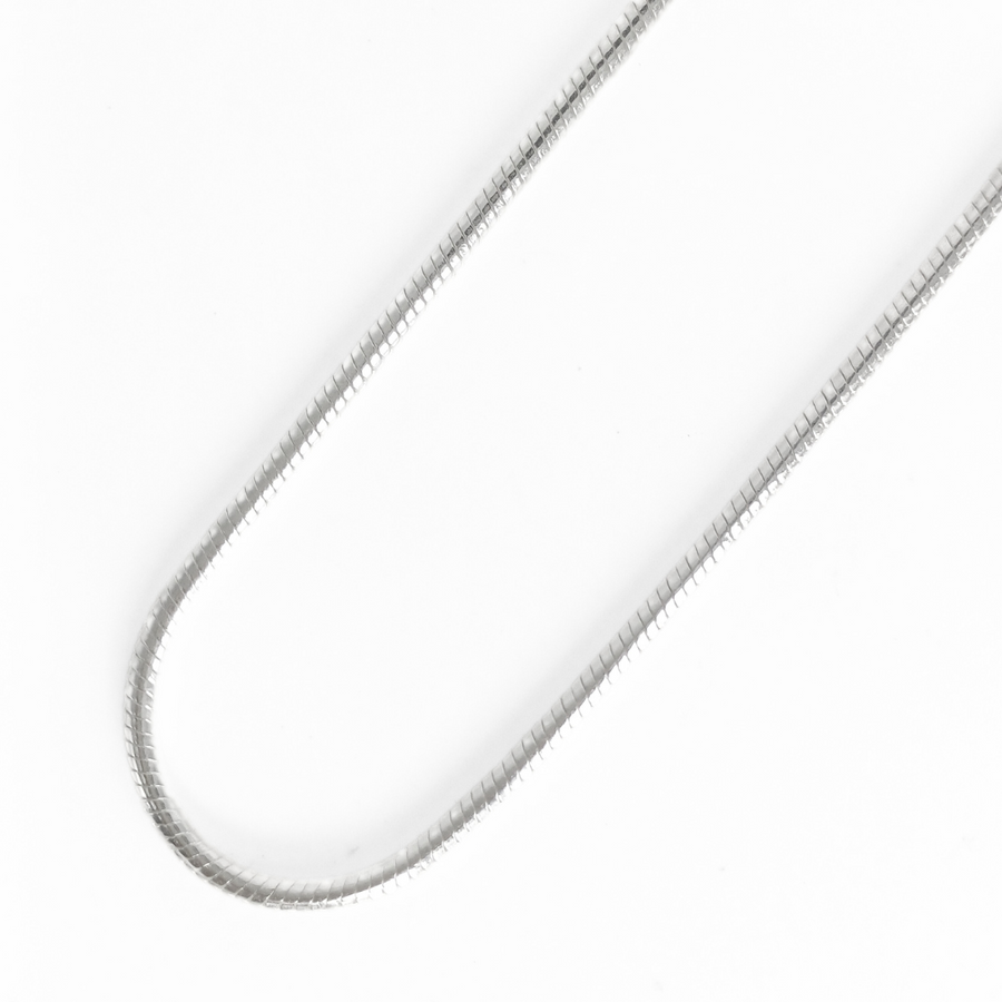 Serpentine Gleam Chain 23 inches / 14.99 g