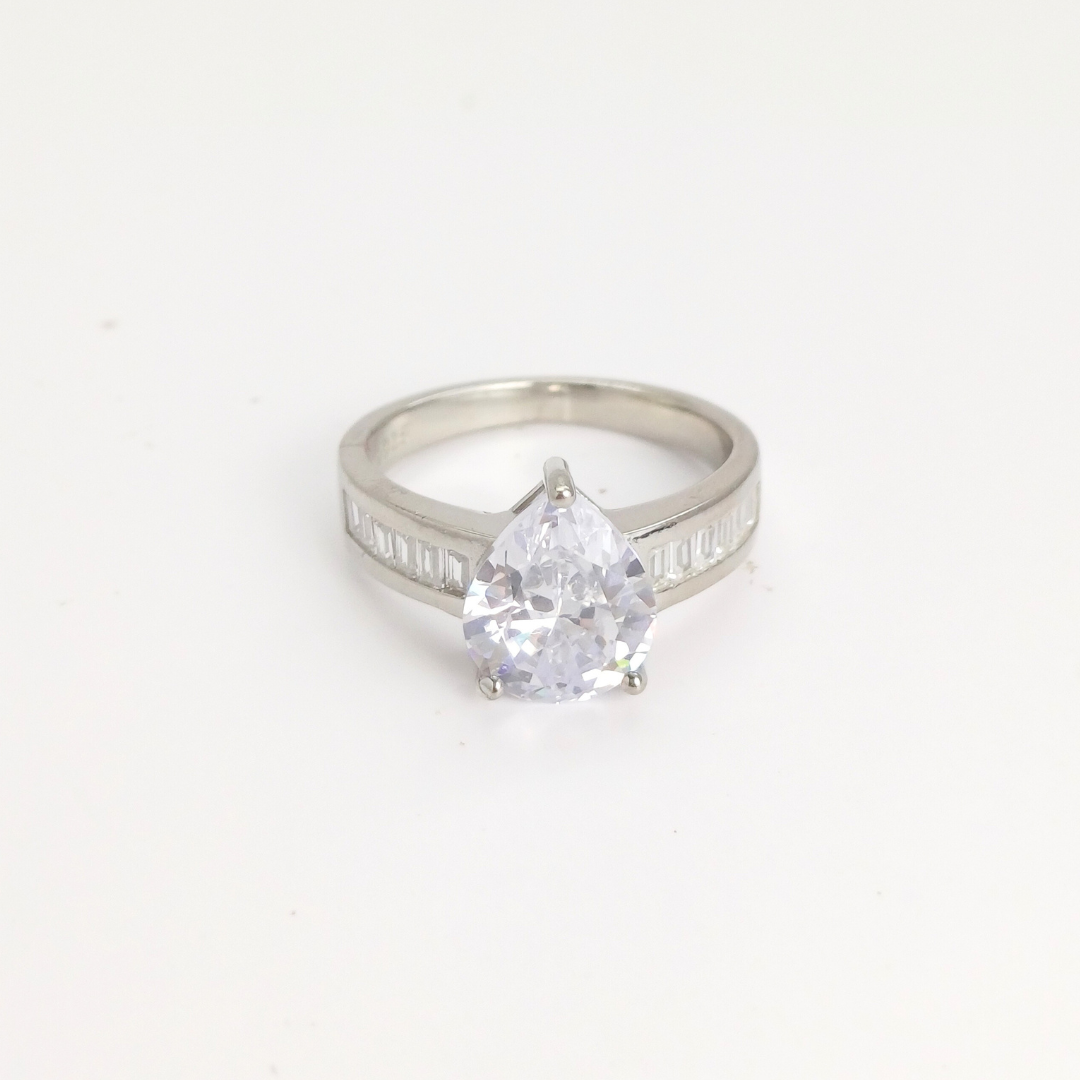 Shimmer Gem Ring 17 mm / 4.8 g