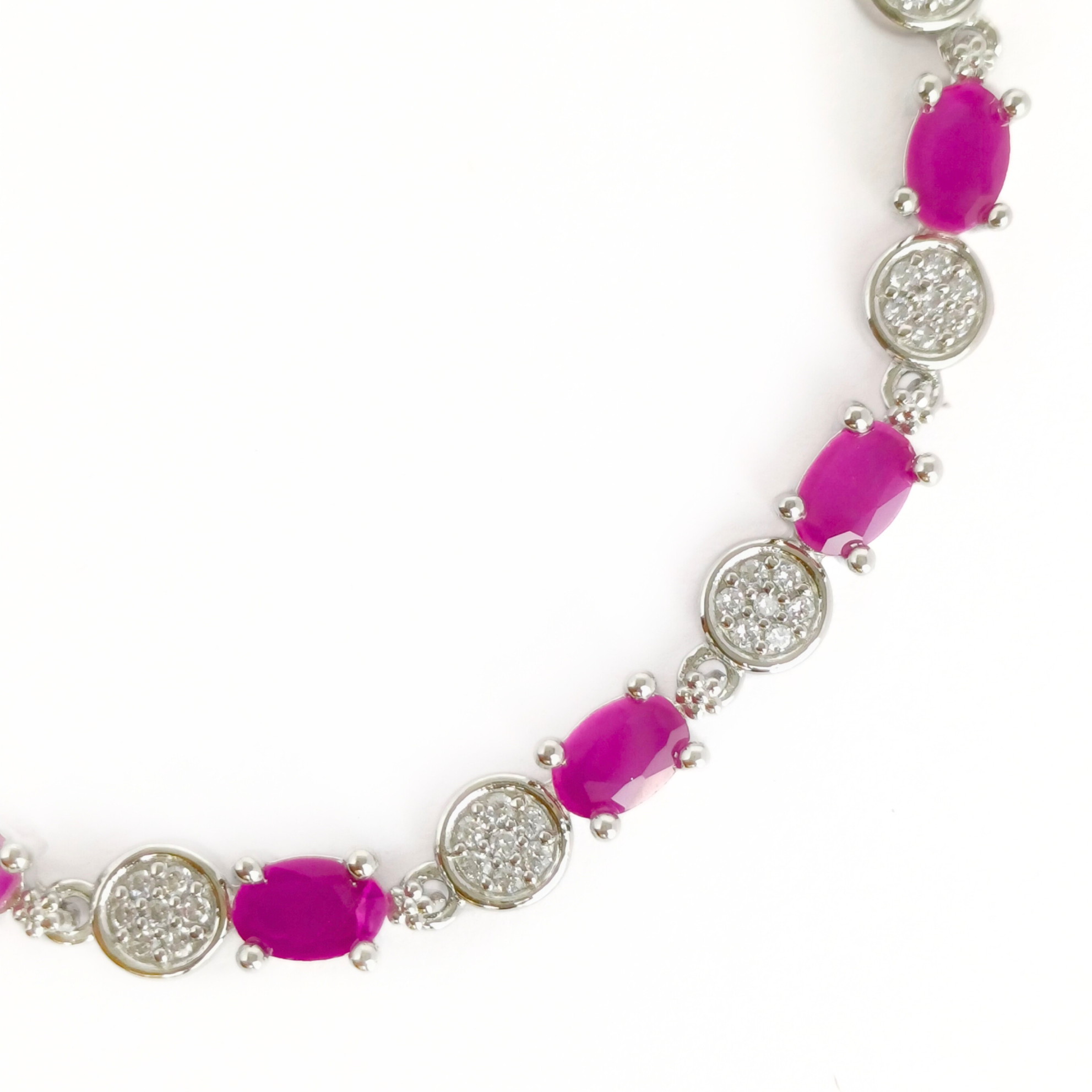 Shimmering Rubies Bracelet Adjustable / 10.43 g