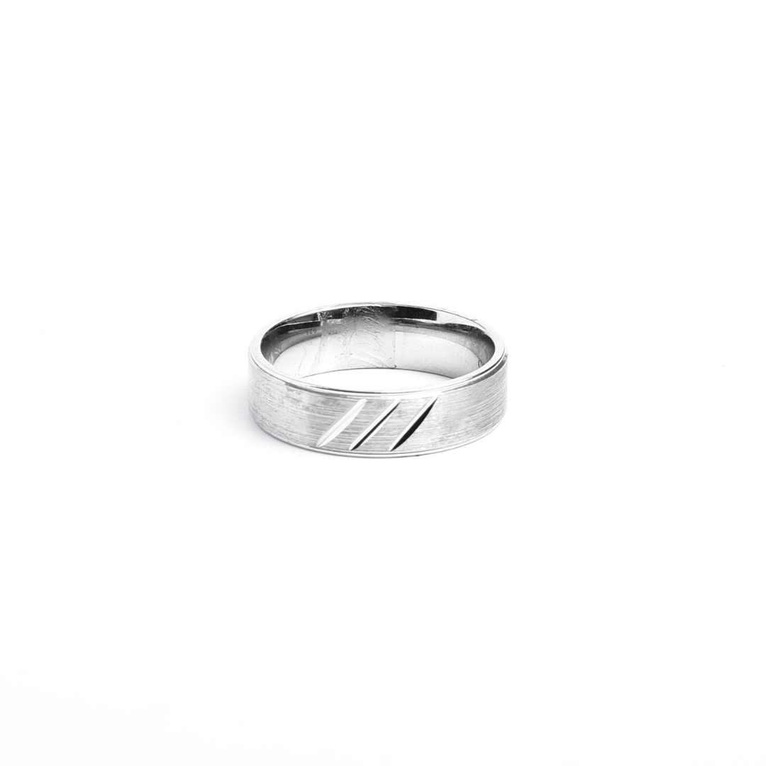 Sleek Velocity Ring 20 mm / 5.52 g