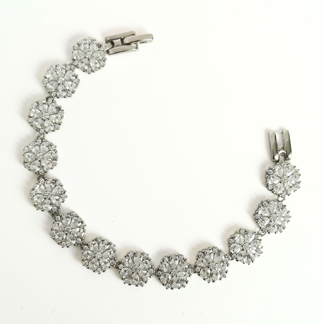 Snow Bloom Bracelet 165 mm / 18.6 g