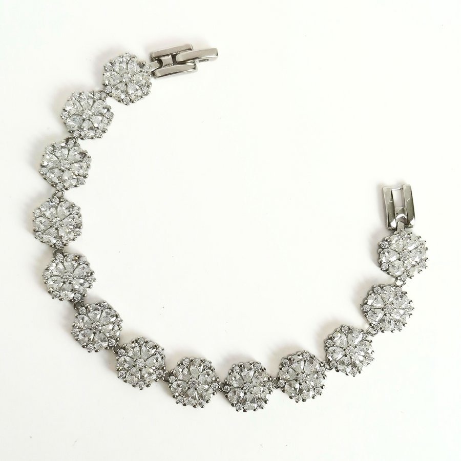 Snow Bloom Bracelet 165 mm / 18.6 g