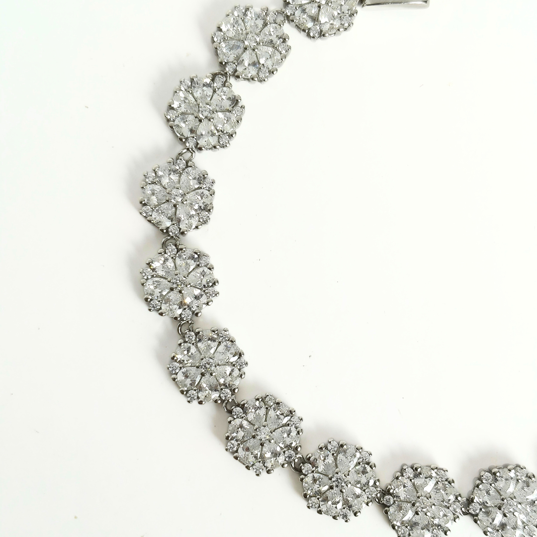 Snow Bloom Bracelet 165 mm / 18.6 g