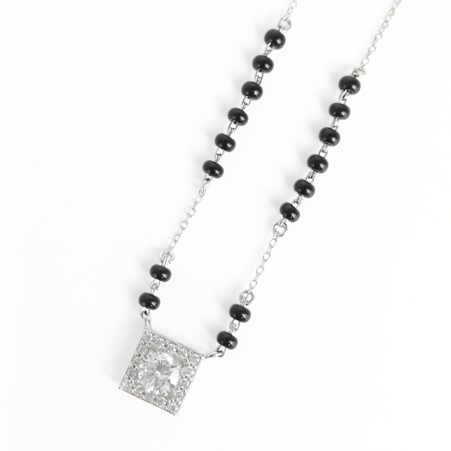 Square Spark Mangalsutra 18 inches - Adjustable / 6.34 g