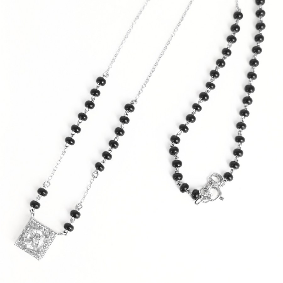 Square Spark Mangalsutra 18 inches - Adjustable / 6.34 g
