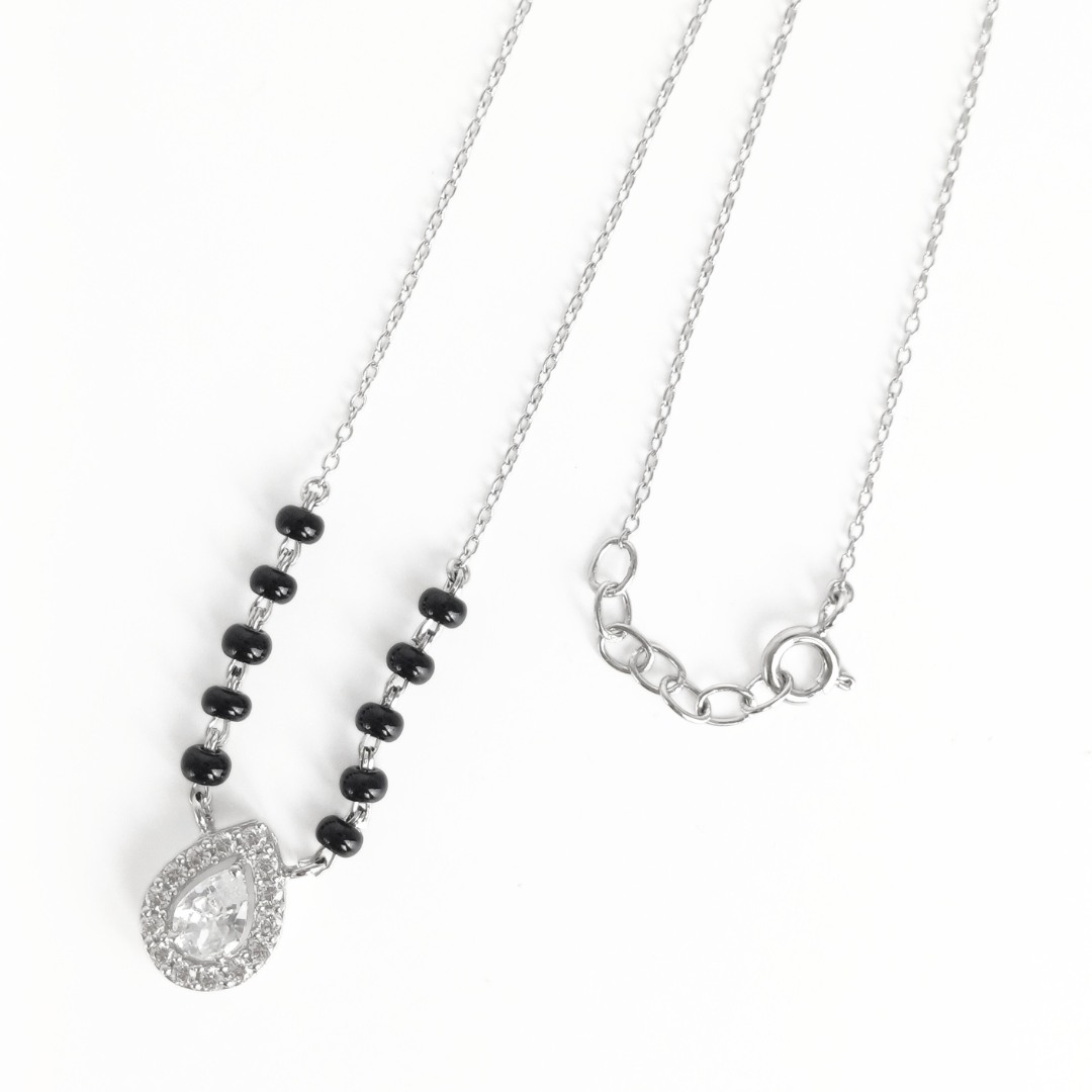 Teardrop Elegance Mangalsutra 18 inches - Adjustable / 3.39 g