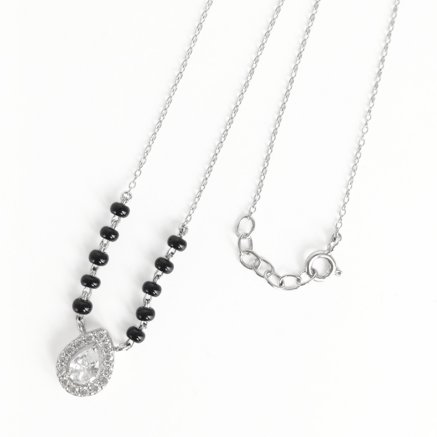Teardrop Elegance Mangalsutra 18 inches - Adjustable / 3.39 g