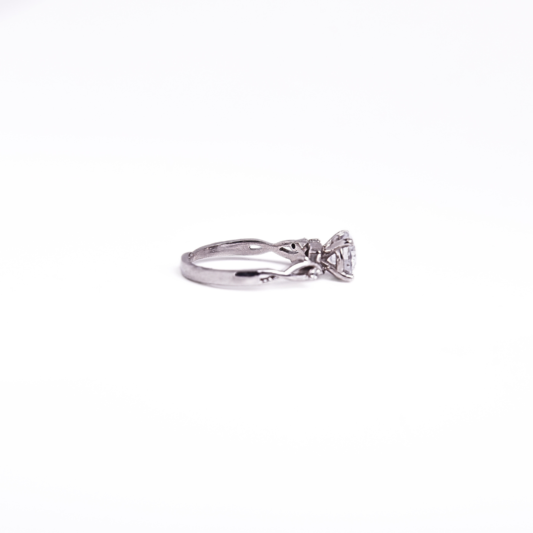 Timeless Twine Ring Free Size / 2.46 g
