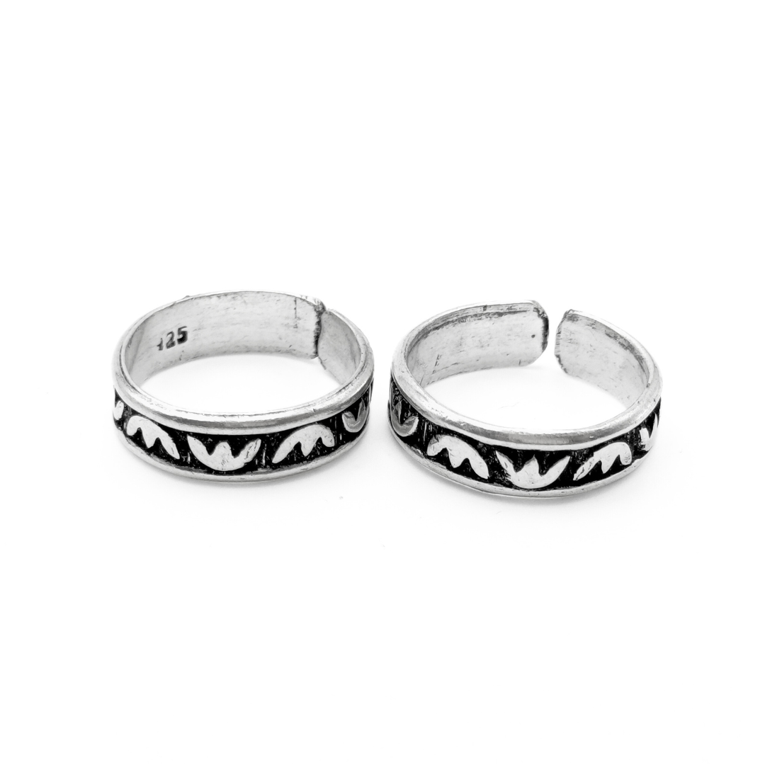Tulip Chic Toe Rings FREE Size / 3.97 g