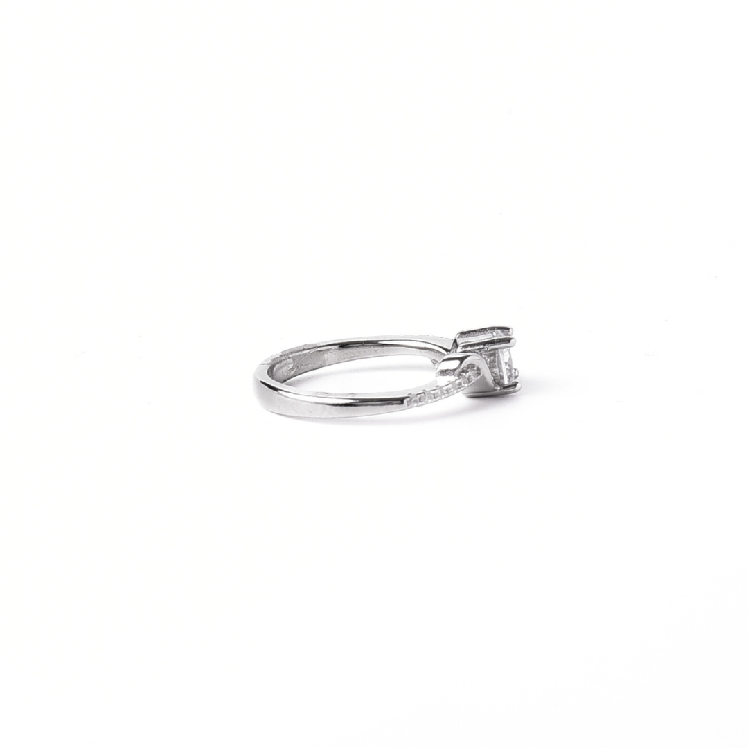 Twisted Fate Ring 10 mm / 2.51 g