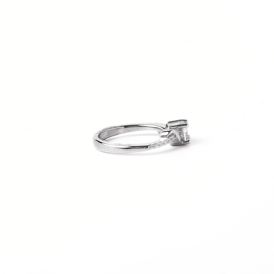 Twisted Fate Ring 10 mm / 2.51 g